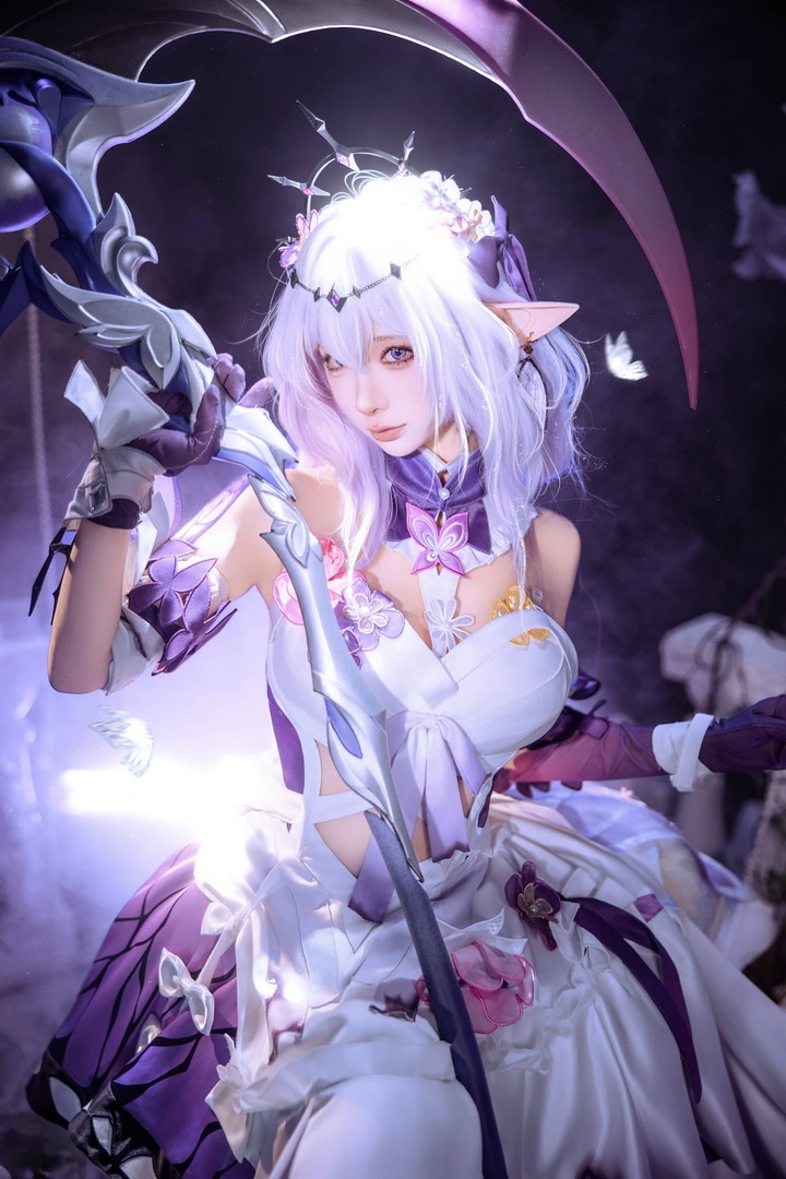 幽蝶幽境与疏离美感:蠢沫沫演绎崩坏星穹铁道遐蝶原服COS 幽蝶幽境与疏离美感:蠢沫沫演绎崩坏星穹铁道遐蝶原服COS