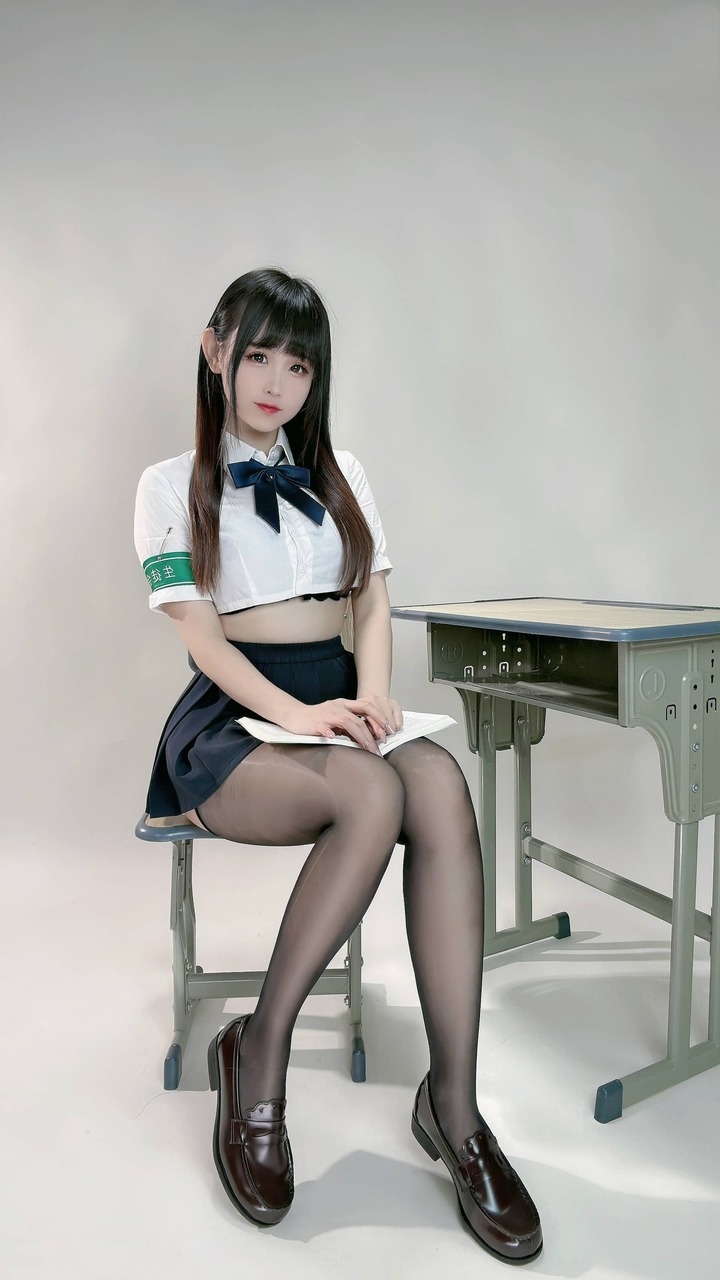 miko酱ww风纪委员JK cos：秩序符号与少女气质的镜头交响