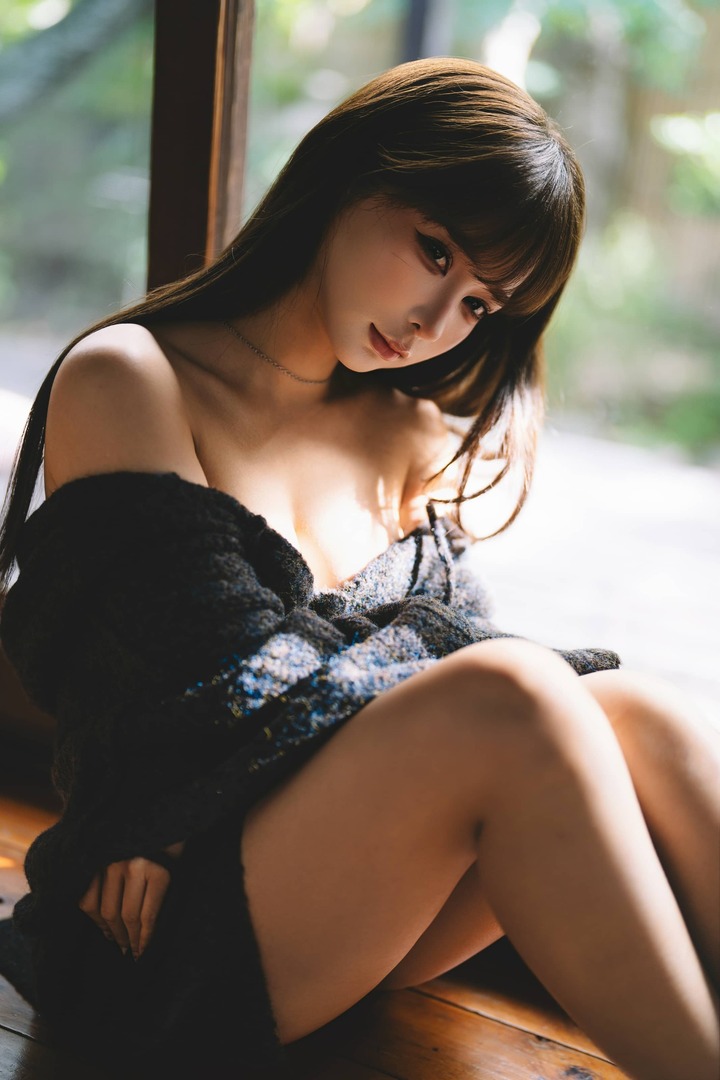 蠢沫沫黑毛衣COS摄影赏析:橘子清冷慵懒的生活系人像魅力 蠢沫沫黑毛衣COS摄影赏析:橘子清冷慵懒的生活系人像魅力