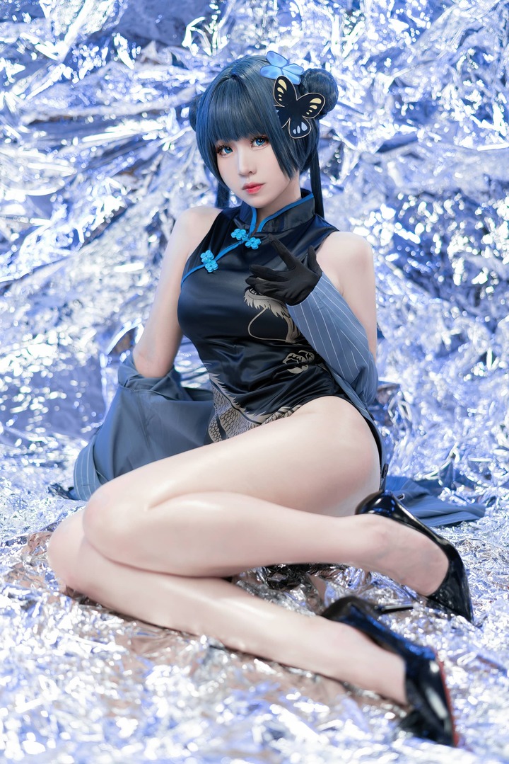 miko酱ww龙华妃咲COS|演绎山海经掌舵人的禁欲与冷威仪 miko酱ww龙华妃咲COS|演绎山海经掌舵人的禁欲与冷威仪