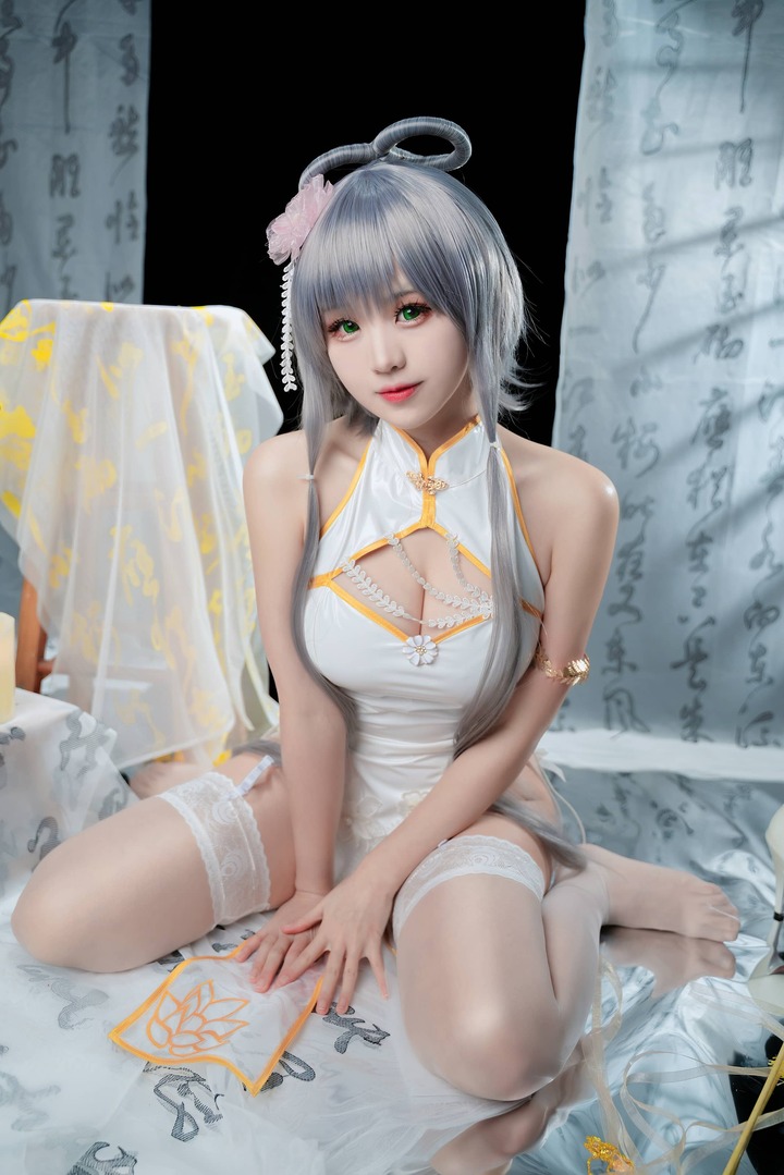 沉静古典美｜miko酱ww旗袍洛天依COS虚拟歌姬的东方浪漫