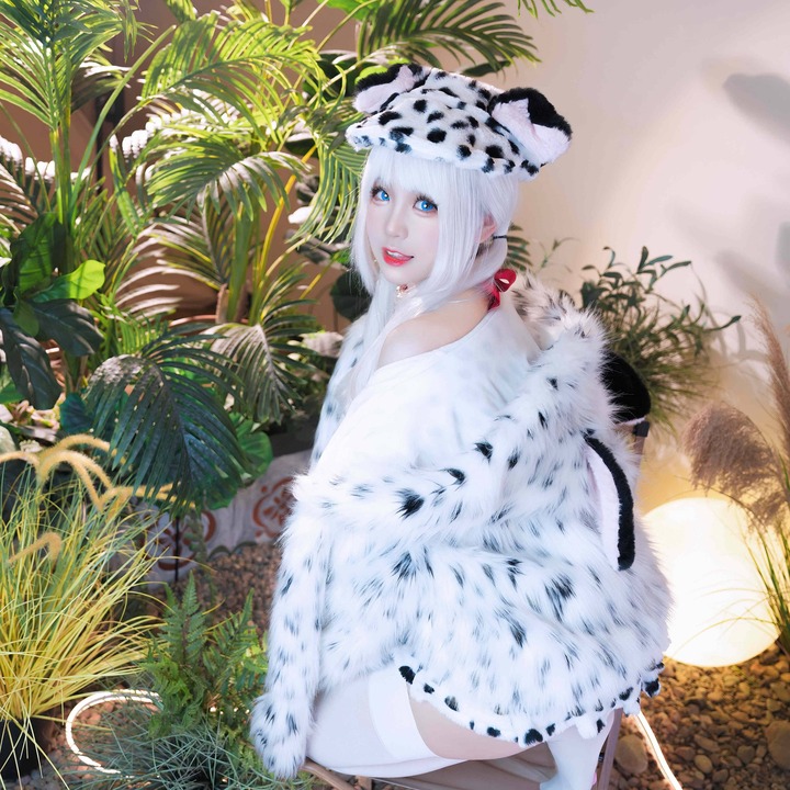 miko酱ww点点狗COS解析:演绎温室森系里的暖绒少女魔力 miko酱ww点点狗COS解析:演绎温室森系里的暖绒少女魔力