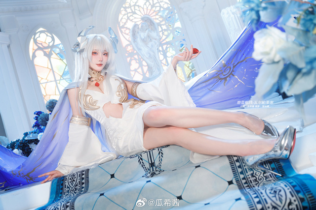 瓜希酱瓦尔帕莱索COS赏析：演绎远洋航路女主人的优雅灵动