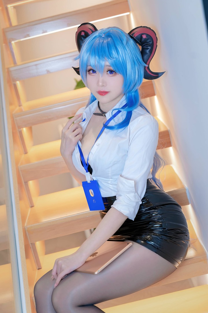 miko酱ww甘雨COS|月海亭秘书空降都市现代OL高级感封神 miko酱ww甘雨COS|月海亭秘书空降都市现代OL高级感封神