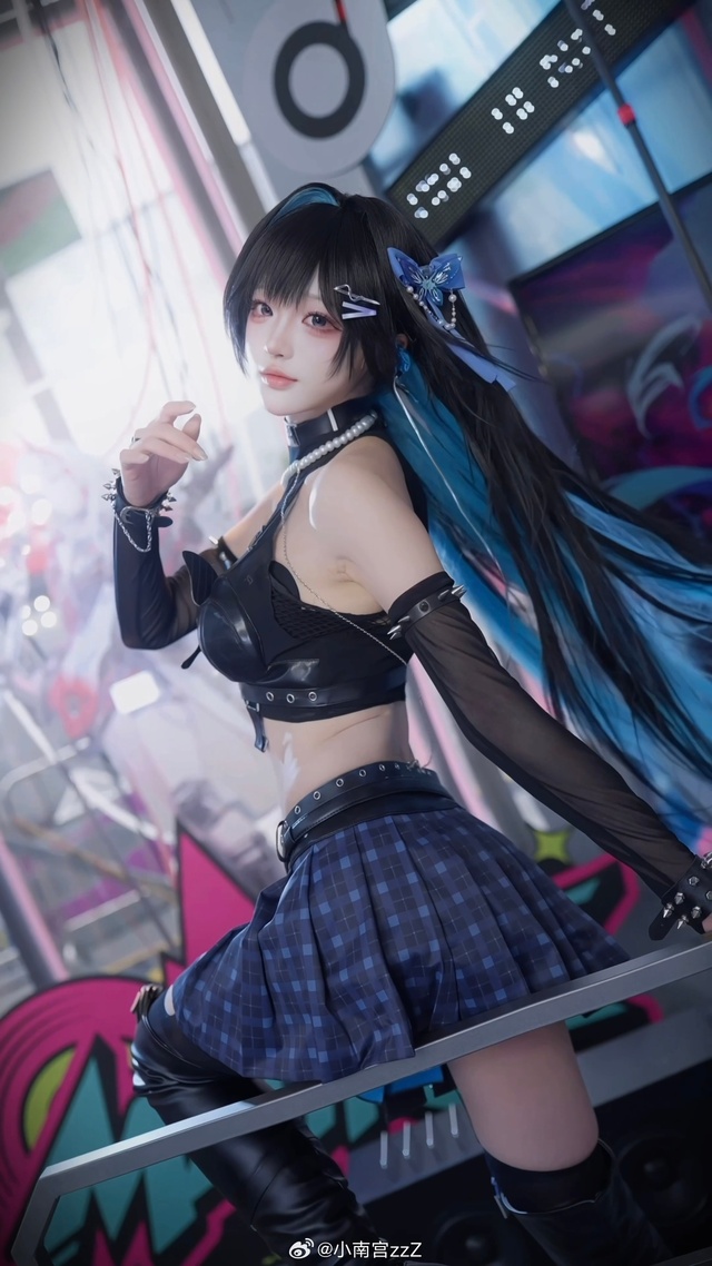 神级还原!小南宫zzZ赛琳娜cos:破碎感与重金属的视听交响 神级还原!小南宫zzZ赛琳娜cos:破碎感与重金属的视听交响