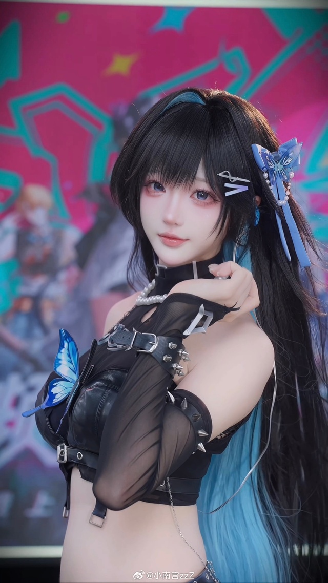 神级还原!小南宫zzZ赛琳娜cos:破碎感与重金属的视听交响 神级还原!小南宫zzZ赛琳娜cos:破碎感与重金属的视听交响