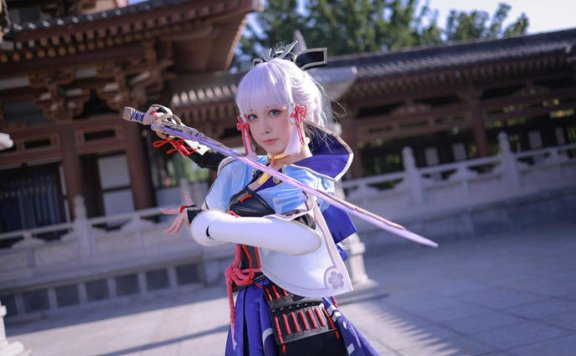 水淼aqua神里绫华cos正片_原神神里绫华cos仿妆图片