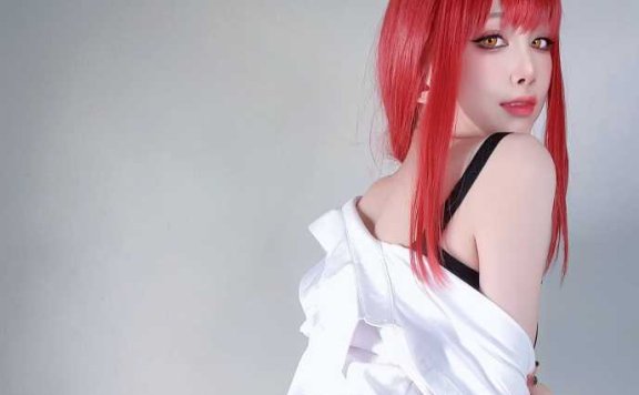 水淼aqua链锯人COS：演绎支配女王玛奇玛的极致魅力