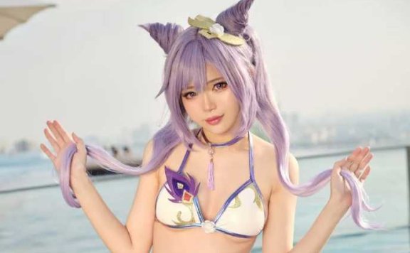 越南coser ZinieQ原神COS：完美演绎刻晴的性感与美丽