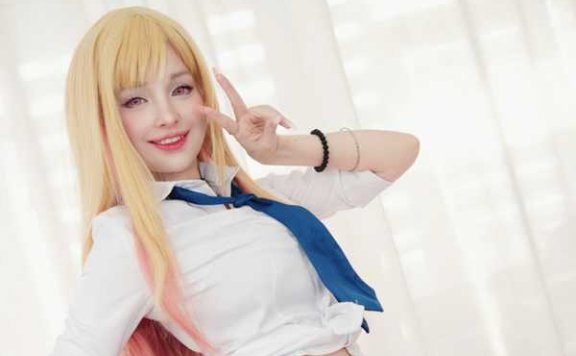 Hidori Rose喜多川海梦COS：演绎更衣人偶的性感与甜美