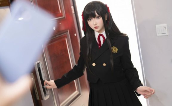 星之迟迟原创COS：完美诠释催眠妹妹紫眸魔力与诱惑之美
