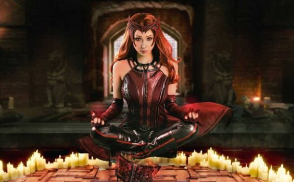 神秘与性感的融合：雨波HaneAme再现绯红女巫的绝美魔力