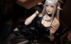 明日方舟南宫COS：展现礼服泥岩的性感和优雅女王魅力