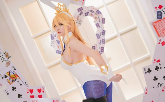 星之迟迟狮子王COS：演绎兔女郎阿尔托莉雅的神圣与诱惑