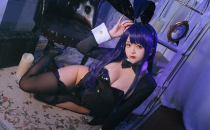 日奈娇喜多川海梦COS：展现从二次元到三次元的兔女郎魅力