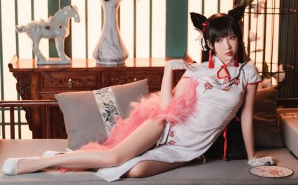 碧蓝航线面饼仙儿COS：再现旗袍舰娘爱宕的性感撩人魅力