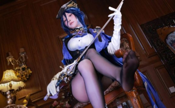 原神·水淼aquaCOS：展现原神女剑士克洛琳德的致命魅力