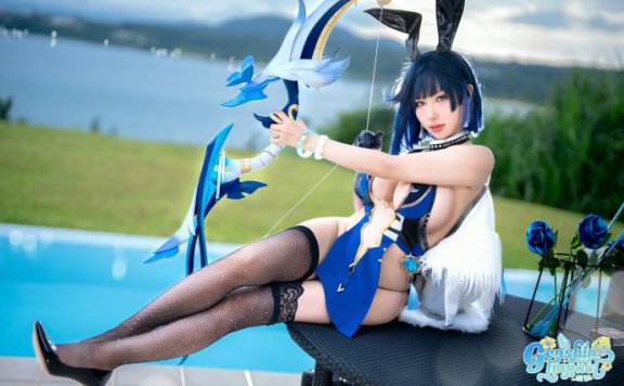 雨波_HaneAme夜兰COS：性感兔女郎风格与原神完美融合