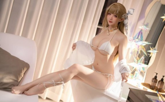 星之迟迟毒蛇COS：完美诠释胜利女神妮姬中的魅惑智者