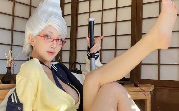 水淼aqua绫濑星子COS：展现当哒当灵媒女神的性感与可爱
