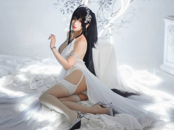 Rioko凉凉子大凤COS：演绎甜美与优雅气质的婚纱版舰娘