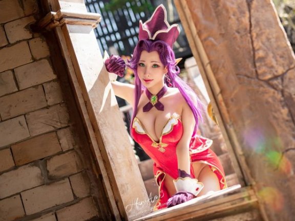 雨波_HaneAme安洁拉COS：演绎魔法少女的高傲与性感魅力