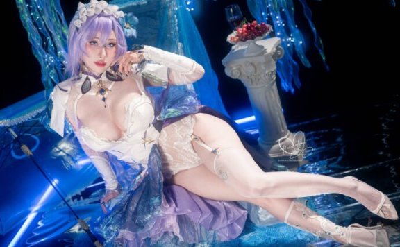 鸣潮·雨波_HaneAmeCOS：演绎毒美人坎特蕾拉的致命魅力