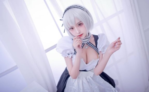 碧蓝航线Shika小鹿鹿COS：演绎女仆版天狼星的性感与温柔