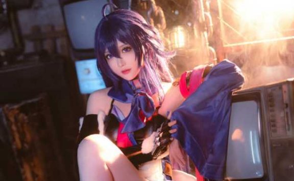 穿越星际与时间：小南宫zzZcos星穹铁道希儿的坚韧之美