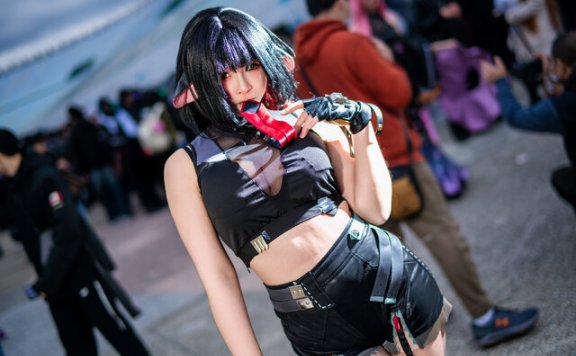 Tsuru鶴葵简·杜COS：现场性感狙击粉丝心脏女特工引爆FF44