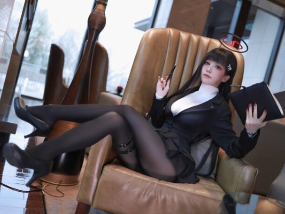 冷静优雅与性感并存:水淼Aqua完美cos蔚蓝档案·调月莉音