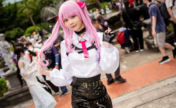 Karechan妮姬尤妮COS：粉色双马尾引爆台北acosta！盛会