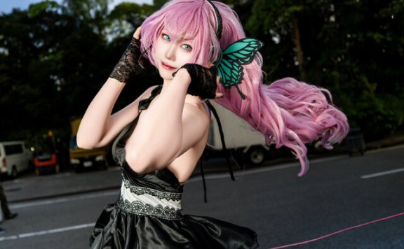 神説kamise巡音流歌COS：再现虚拟偶像的优雅与性感魅力