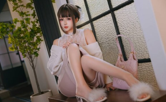 日奈娇原创COS：演绎下属的太太的细腻气质与都市情感