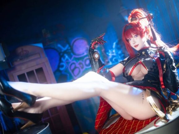 鸣潮·瓜希酱COS：完美还原调查员吟霖的优雅与致命气场