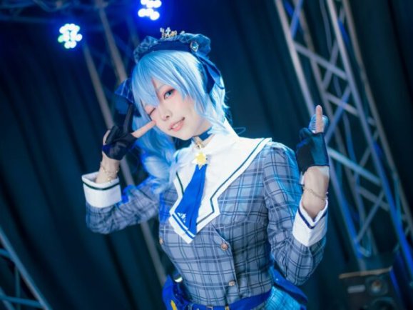 ElyEE子星街彗星COS：梦幻演绎Hololive星之歌姬的偶像魅力