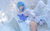 冰封优雅：阿包也是兔娘原神·优菈COS展现性感与冷艳魅力