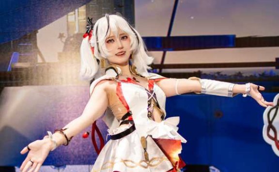 小漾樣鸣潮·椿COS：危险又迷人的黑海岸玫瑰破次元降临