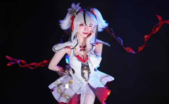 Sally Dorasnow椿COS：演绎鸣潮黑夜玫瑰的性感与神秘