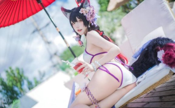 阿包也是兔娘狐坂若藻COS：妖狐水着造型带来夏日视觉盛宴