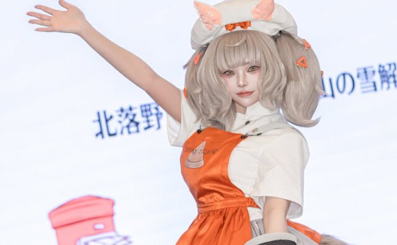 阿鲁库Aruku玛格烈特COS：鸣潮成为真实世界的美丽瞬间