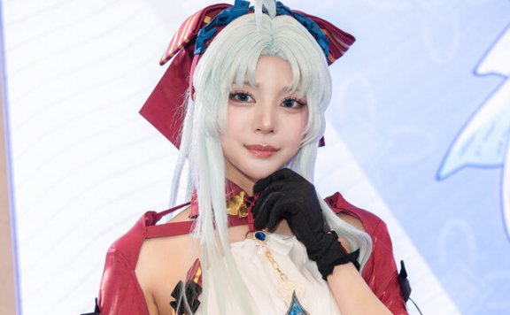 优雅与魅力并存：Shiki鸣潮珂莱塔cos惊艳让角色活了起来