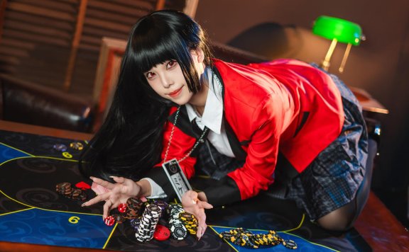 狂赌之渊蜜汁猫裘COS：演绎蛇喰梦子的沉迷赌博与致命魅力