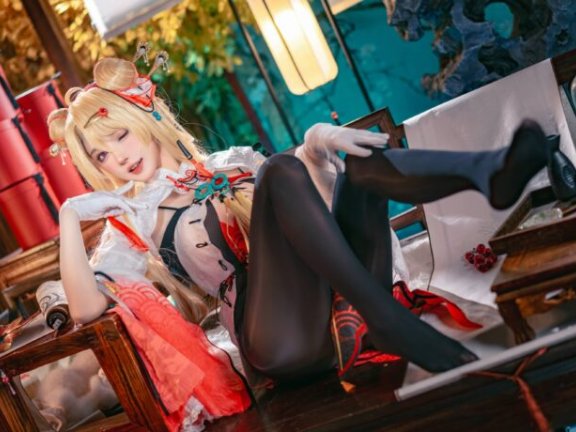 交错战线阿包也是兔娘COS：展现咎瓦尤斯的战场魅力与柔情