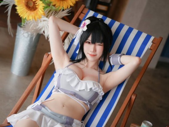 角色重生：Sally Dorasnow性感泳装COS与蒂法的夏日邂逅