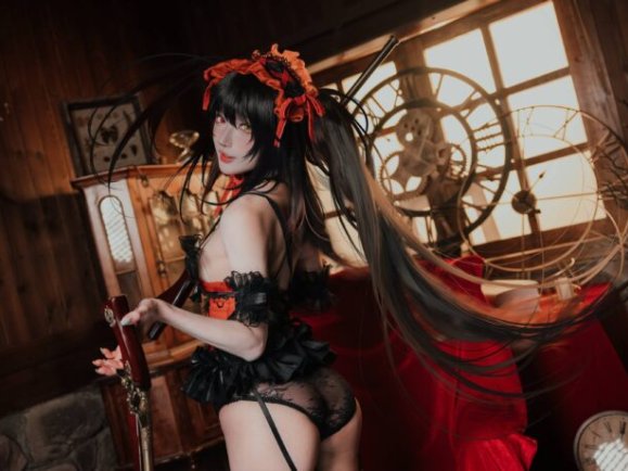 阿包也是兔娘时崎狂三COS：完美再现红黑魅影的致命诱惑