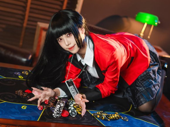 狂赌之渊蜜汁猫裘COS：演绎蛇喰梦子的沉迷赌博与致命魅力