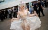 蒴saku灰姑娘COS：透明战裙演绎SSR级妮姬的性感与高贵