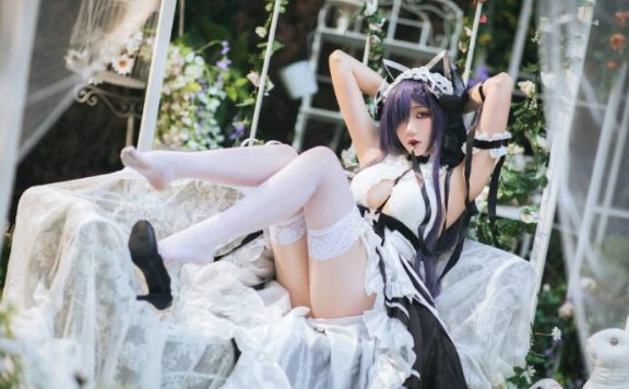 碧蓝航线瓜希酱COS：诠释女仆版舰娘奥古斯特的优雅与妩媚