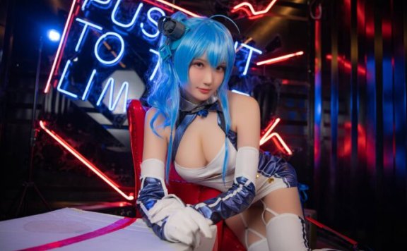 瓜希酱圣路易斯COS:演绎碧蓝航线战舰少女的威严与性感